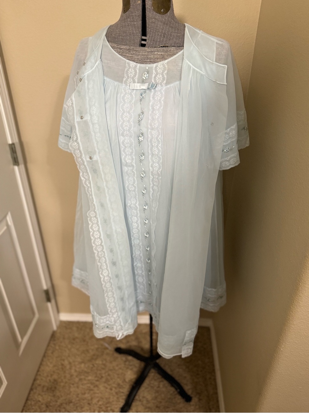 VTG 70s Shadowline Baby Blue Peignoir Set Nightgown & Bed Jacket S 2 piece set